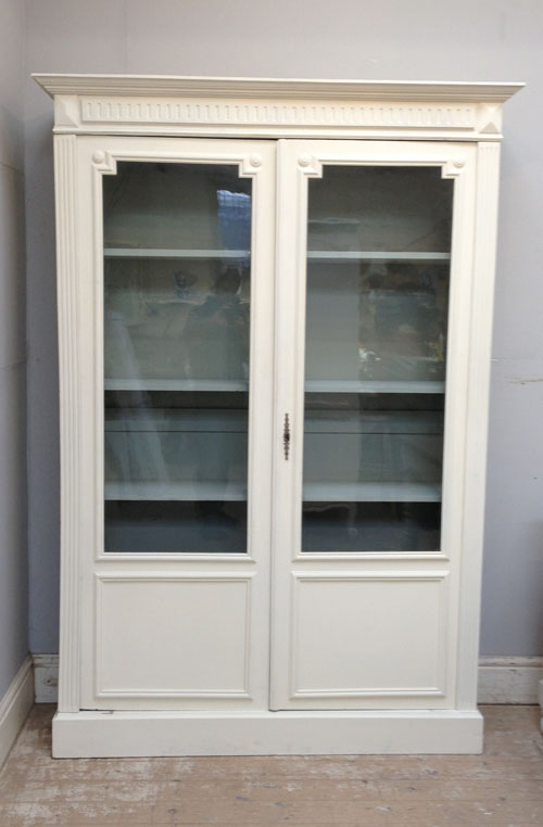 OLD FRENCH HENRI II STYLE BOOKCASE / GLAZED DISPLAY ARMOIRE